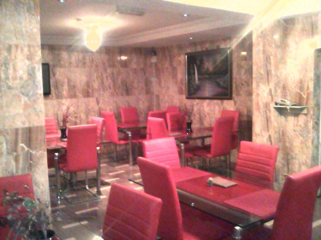 Royalview Hotel And Suites Lagos Bagian luar foto