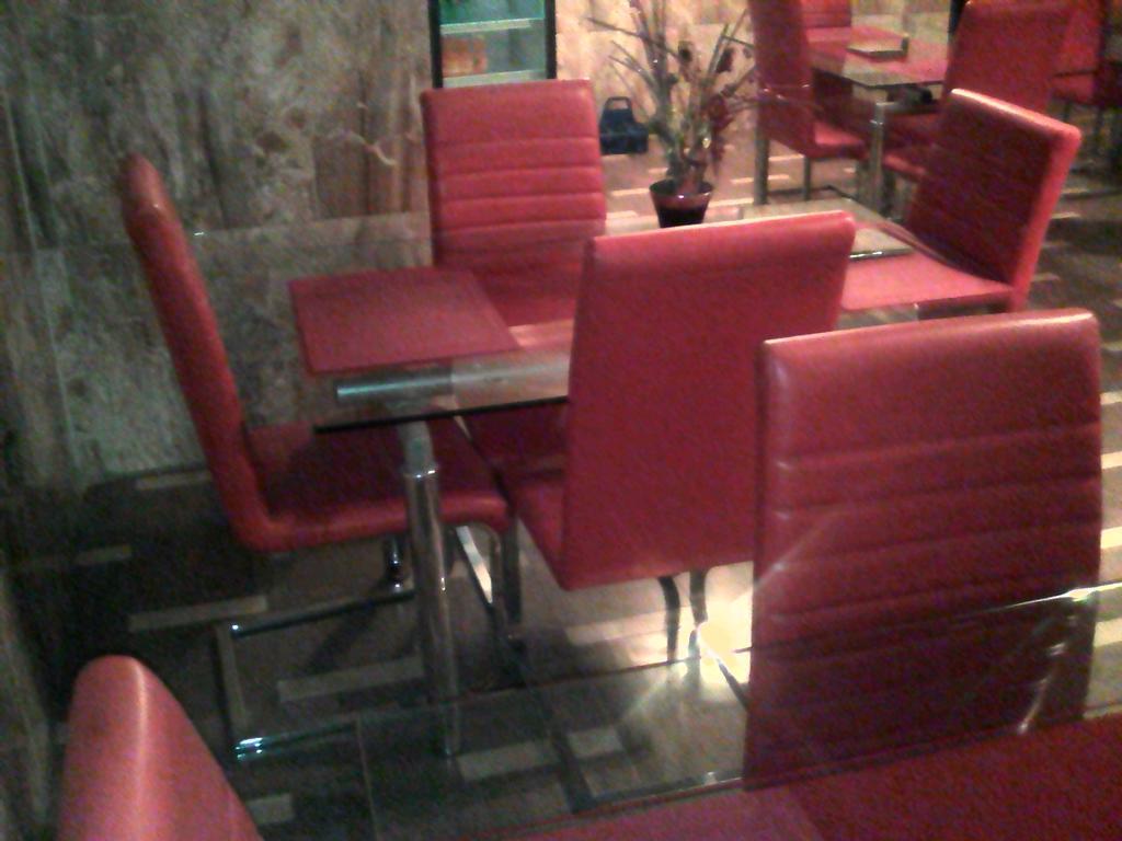 Royalview Hotel And Suites Lagos Bagian luar foto