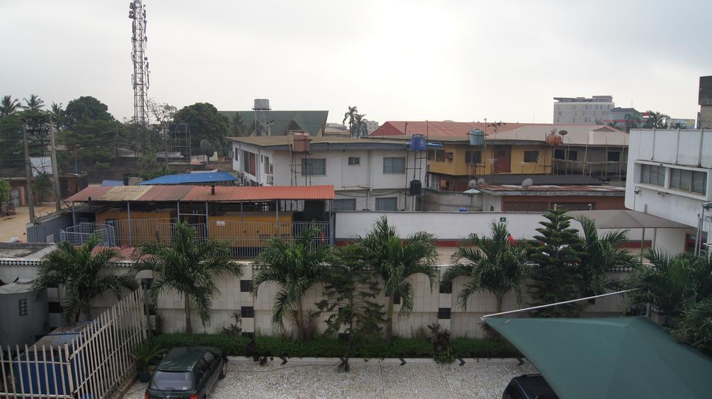 Royalview Hotel And Suites Lagos Bagian luar foto