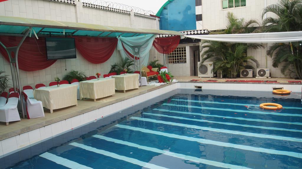 Royalview Hotel And Suites Lagos Bagian luar foto