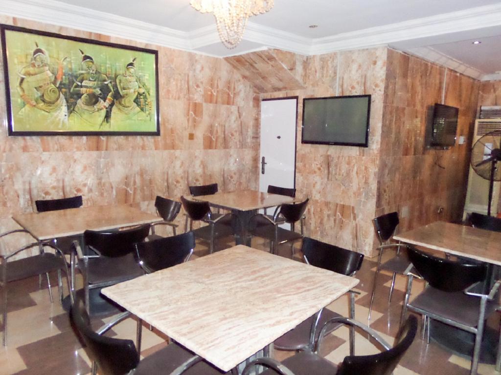 Royalview Hotel And Suites Lagos Bagian luar foto