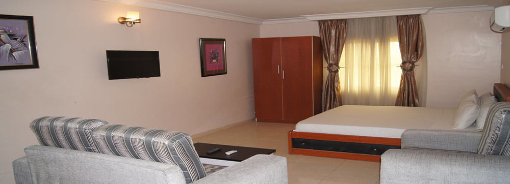 Royalview Hotel And Suites Lagos Bagian luar foto